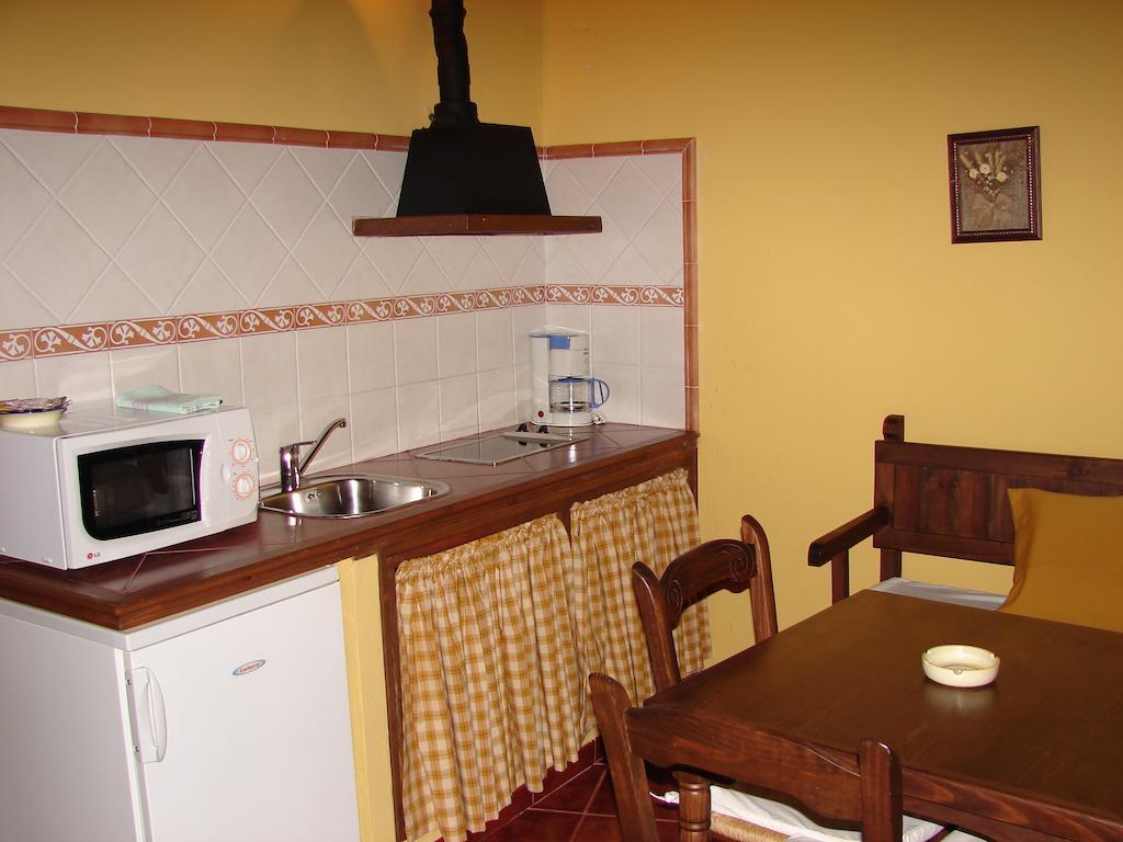 La Boticaria Casa Rural Apartamento Descargamaría Zimmer foto
