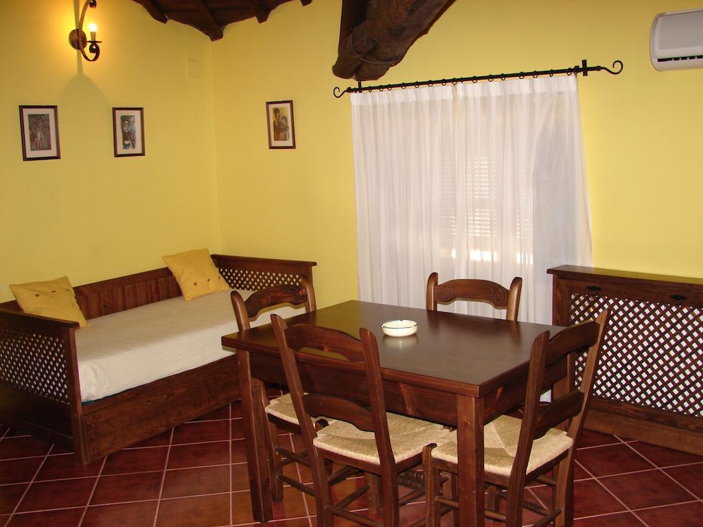 La Boticaria Casa Rural Apartamento Descargamaría Zimmer foto